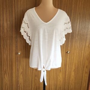 Maurices Elegant White Lace Sleeve Tie-Front Blouse. Excellent Condition